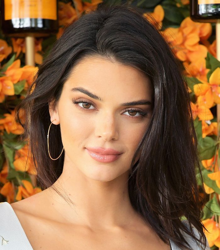 Como fazer maquiagem natural para os olhos de Kendall Jenner