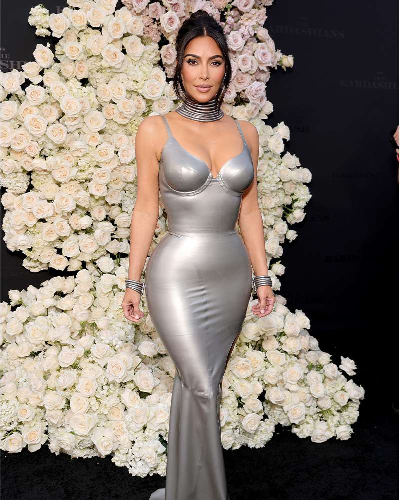 Vestido prateado Kim Kardashian